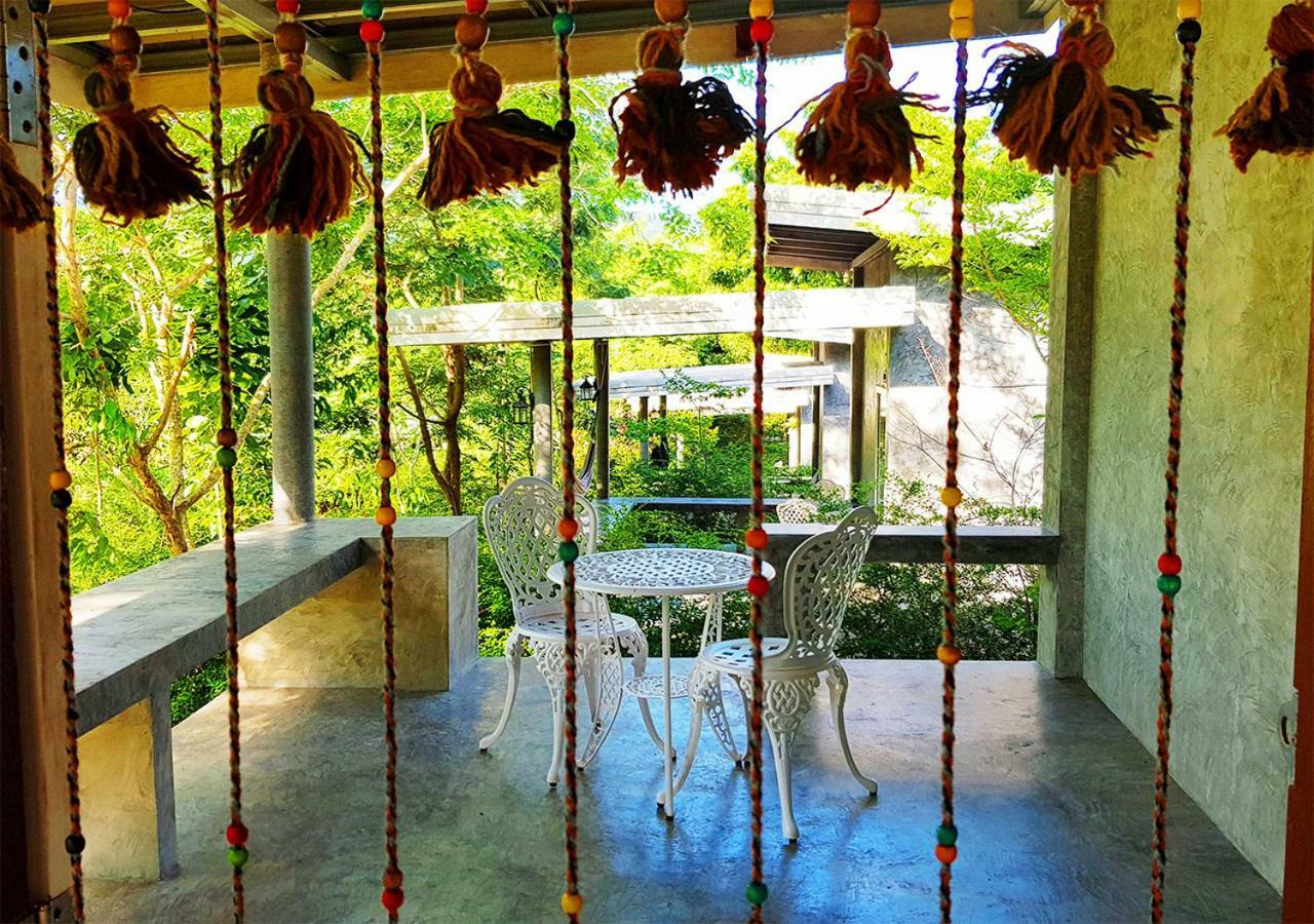 Resort New Moon Thong Sala