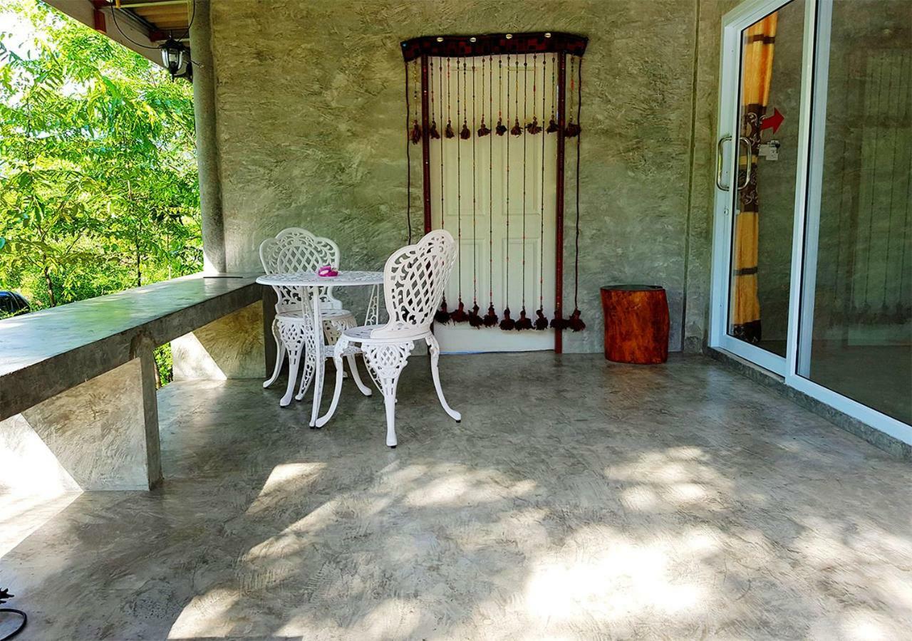 Resort New Moon Thong Sala